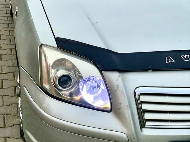 Серый Тойота Авенсис, объемом двигателя 2 л и пробегом 224 тыс. км за 4900 $, фото 8 на Automoto.ua