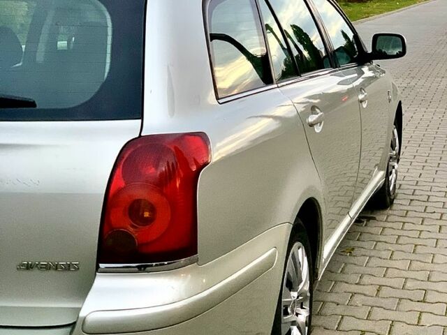 Серый Тойота Авенсис, объемом двигателя 2 л и пробегом 224 тыс. км за 4900 $, фото 6 на Automoto.ua