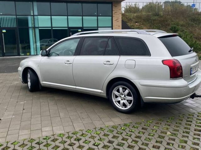 Серый Тойота Авенсис, объемом двигателя 2.4 л и пробегом 235 тыс. км за 6300 $, фото 1 на Automoto.ua