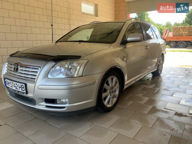 Серый Тойота Авенсис, объемом двигателя 2 л и пробегом 362 тыс. км за 6100 $, фото 2 на Automoto.ua