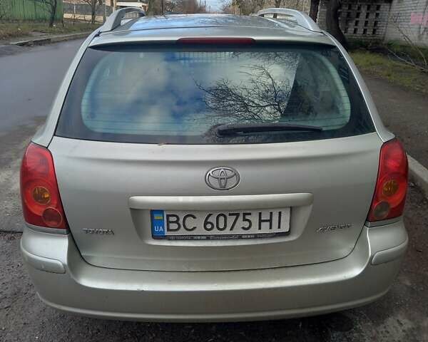 Серый Тойота Авенсис, объемом двигателя 1.8 л и пробегом 300 тыс. км за 6000 $, фото 2 на Automoto.ua
