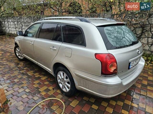 Серый Тойота Авенсис, объемом двигателя 2 л и пробегом 312 тыс. км за 4400 $, фото 2 на Automoto.ua