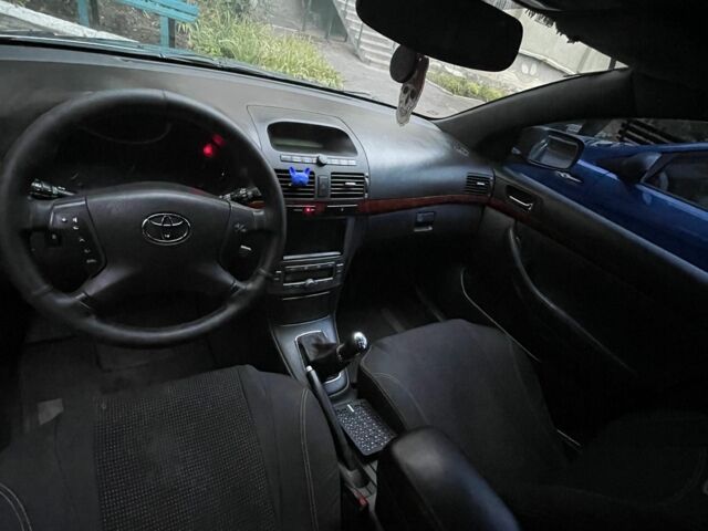 Серый Тойота Авенсис, объемом двигателя 2 л и пробегом 375 тыс. км за 4850 $, фото 6 на Automoto.ua
