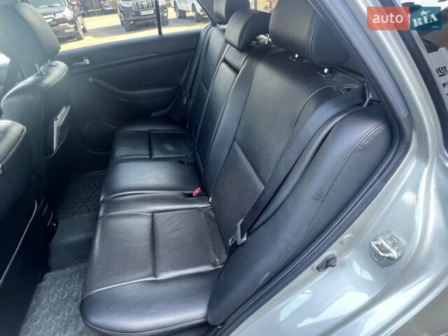 Серый Тойота Авенсис, объемом двигателя 2 л и пробегом 272 тыс. км за 4800 $, фото 16 на Automoto.ua