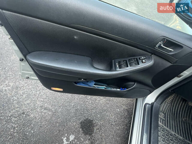 Серый Тойота Авенсис, объемом двигателя 2 л и пробегом 272 тыс. км за 4800 $, фото 18 на Automoto.ua