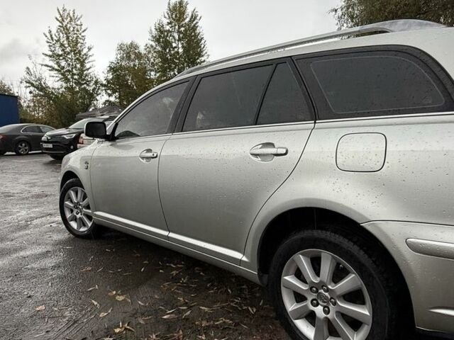 Серый Тойота Авенсис, объемом двигателя 2 л и пробегом 350 тыс. км за 2500 $, фото 4 на Automoto.ua