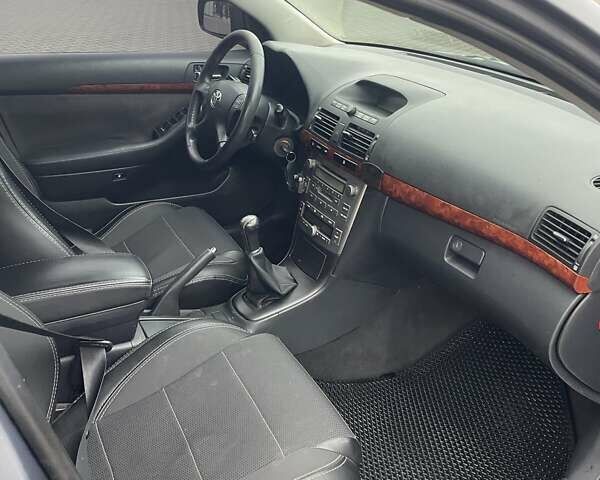 Сірий Тойота Авенсіс, об'ємом двигуна 2 л та пробігом 285 тис. км за 5200 $, фото 10 на Automoto.ua