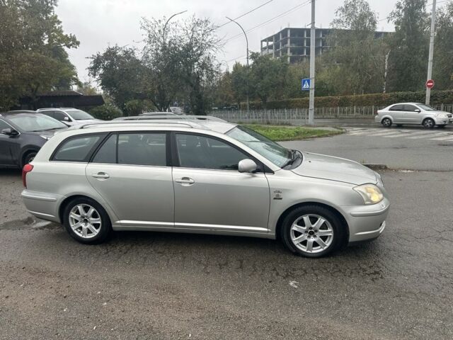 Серый Тойота Авенсис, объемом двигателя 2 л и пробегом 300 тыс. км за 2900 $, фото 3 на Automoto.ua