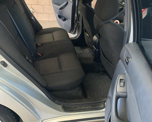 Серый Тойота Авенсис, объемом двигателя 2 л и пробегом 362 тыс. км за 6100 $, фото 10 на Automoto.ua