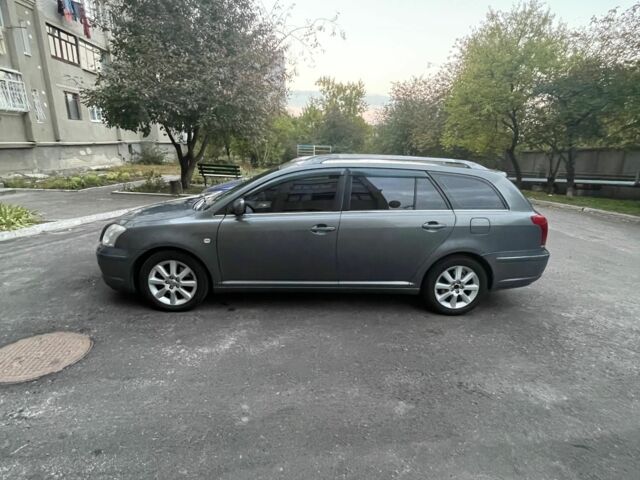 Серый Тойота Авенсис, объемом двигателя 2 л и пробегом 375 тыс. км за 4850 $, фото 4 на Automoto.ua