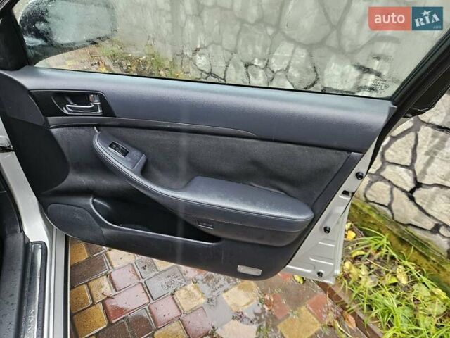 Серый Тойота Авенсис, объемом двигателя 2 л и пробегом 312 тыс. км за 4400 $, фото 16 на Automoto.ua