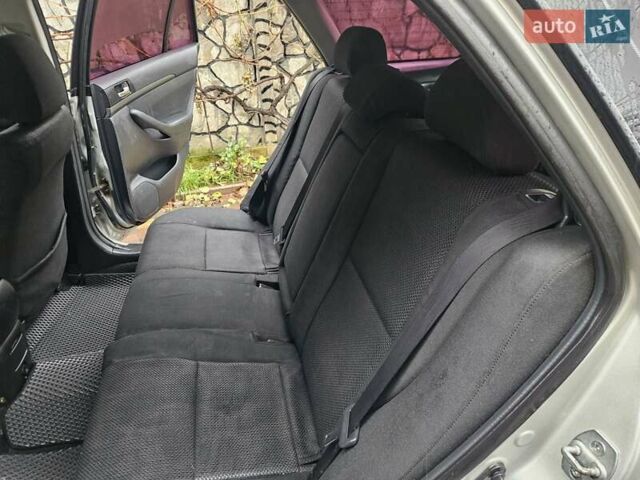 Серый Тойота Авенсис, объемом двигателя 2 л и пробегом 312 тыс. км за 4400 $, фото 21 на Automoto.ua