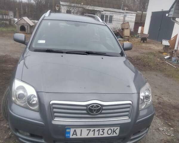 Серый Тойота Авенсис, объемом двигателя 2 л и пробегом 395 тыс. км за 5250 $, фото 3 на Automoto.ua