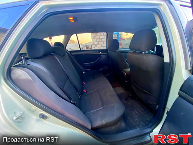 Серый Тойота Авенсис, объемом двигателя 2 л и пробегом 406 тыс. км за 4700 $, фото 4 на Automoto.ua