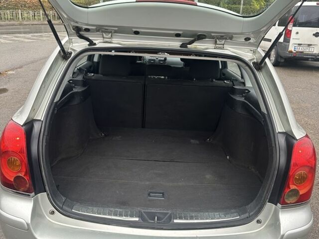 Серый Тойота Авенсис, объемом двигателя 2 л и пробегом 300 тыс. км за 2900 $, фото 9 на Automoto.ua