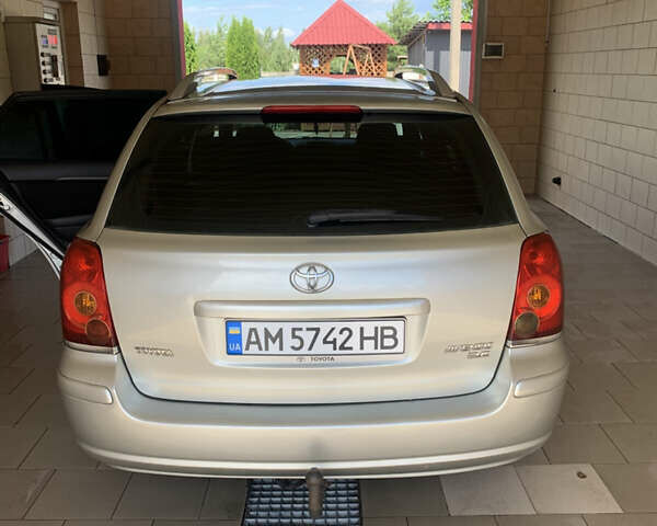 Серый Тойота Авенсис, объемом двигателя 2 л и пробегом 362 тыс. км за 6100 $, фото 4 на Automoto.ua