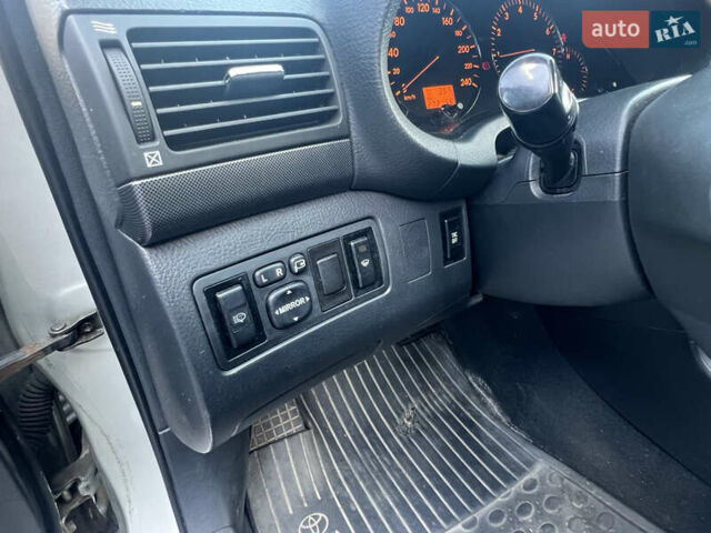 Серый Тойота Авенсис, объемом двигателя 2 л и пробегом 272 тыс. км за 4800 $, фото 19 на Automoto.ua