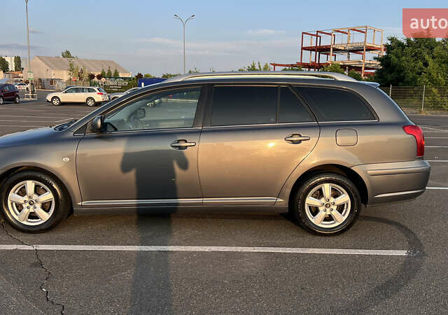 Серый Тойота Авенсис, объемом двигателя 1.79 л и пробегом 294 тыс. км за 4800 $, фото 1 на Automoto.ua