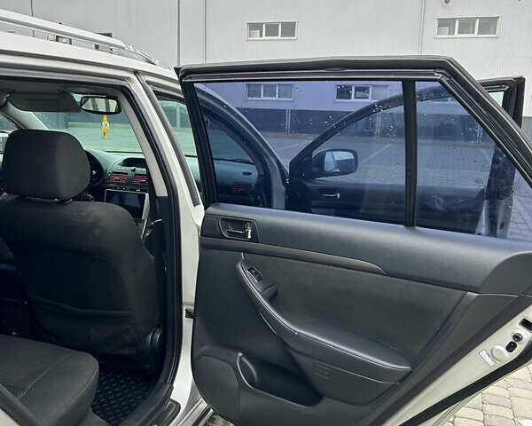 Сірий Тойота Авенсіс, об'ємом двигуна 2 л та пробігом 258 тис. км за 4950 $, фото 9 на Automoto.ua