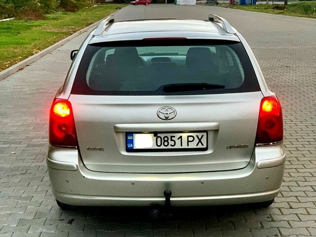 Серый Тойота Авенсис, объемом двигателя 2 л и пробегом 224 тыс. км за 4900 $, фото 5 на Automoto.ua