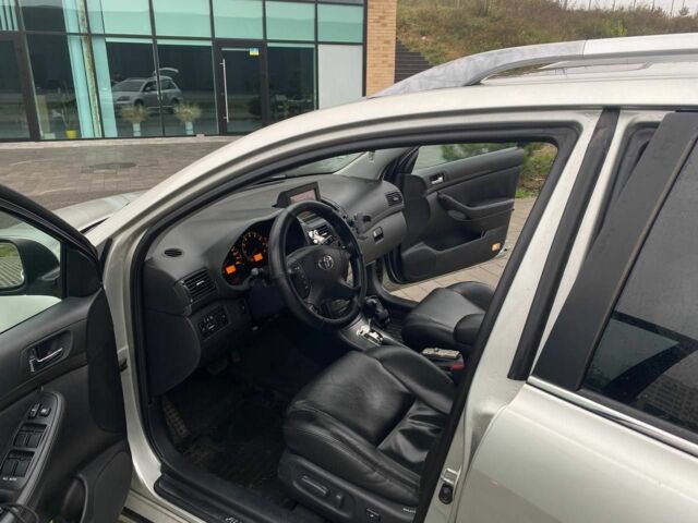 Серый Тойота Авенсис, объемом двигателя 2.4 л и пробегом 235 тыс. км за 6300 $, фото 8 на Automoto.ua