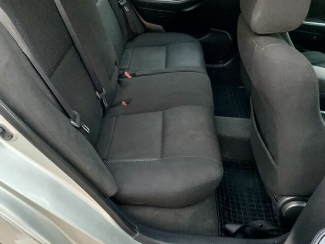 Серый Тойота Авенсис, объемом двигателя 2 л и пробегом 224 тыс. км за 4900 $, фото 22 на Automoto.ua