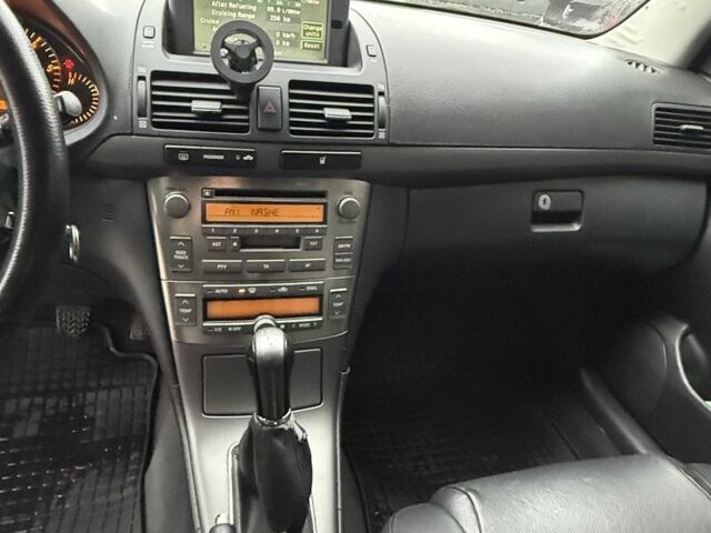 Серый Тойота Авенсис, объемом двигателя 2 л и пробегом 350 тыс. км за 2500 $, фото 7 на Automoto.ua