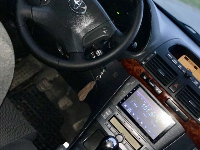 Серый Тойота Авенсис, объемом двигателя 2 л и пробегом 224 тыс. км за 4900 $, фото 17 на Automoto.ua