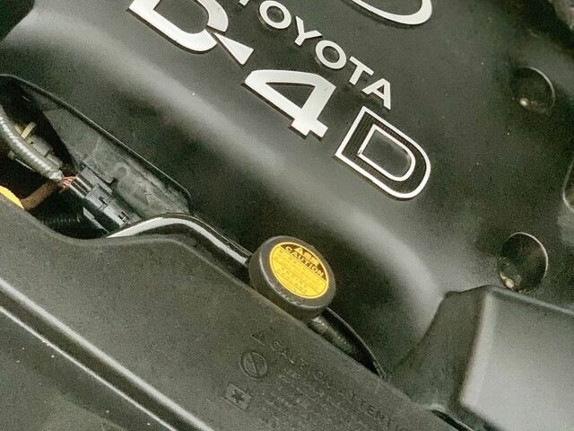 Серый Тойота Авенсис, объемом двигателя 2 л и пробегом 224 тыс. км за 4900 $, фото 16 на Automoto.ua