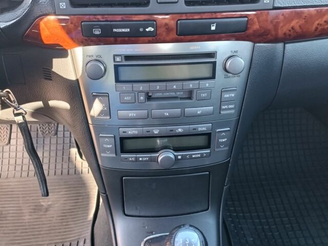 Серый Тойота Авенсис, объемом двигателя 2 л и пробегом 294 тыс. км за 5000 $, фото 7 на Automoto.ua