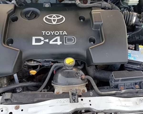 Серый Тойота Авенсис, объемом двигателя 2 л и пробегом 428 тыс. км за 4151 $, фото 5 на Automoto.ua