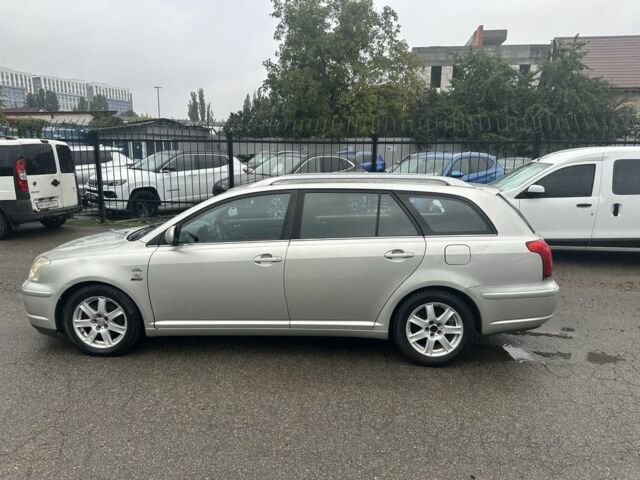 Серый Тойота Авенсис, объемом двигателя 2 л и пробегом 300 тыс. км за 2900 $, фото 4 на Automoto.ua