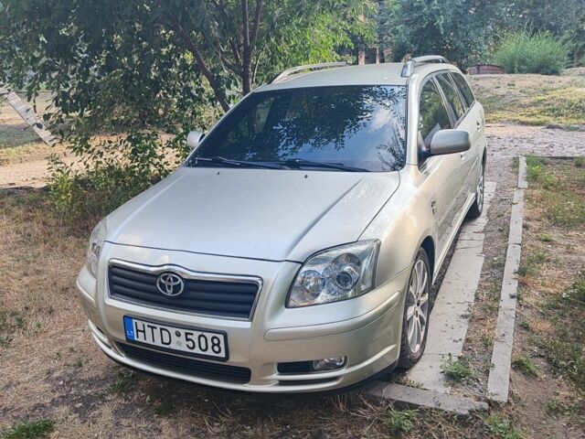 Серый Тойота Авенсис, объемом двигателя 2 л и пробегом 100 тыс. км за 3500 $, фото 1 на Automoto.ua