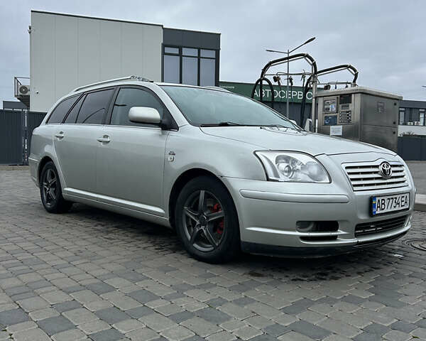 Сірий Тойота Авенсіс, об'ємом двигуна 2 л та пробігом 258 тис. км за 4950 $, фото 1 на Automoto.ua