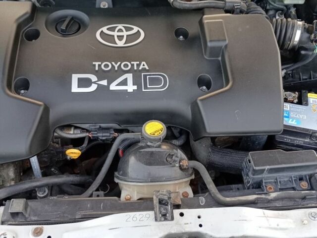 Серый Тойота Авенсис, объемом двигателя 2 л и пробегом 428 тыс. км за 4151 $, фото 6 на Automoto.ua