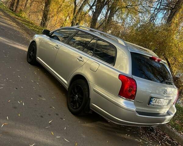 Серый Тойота Авенсис, объемом двигателя 2 л и пробегом 350 тыс. км за 4500 $, фото 4 на Automoto.ua