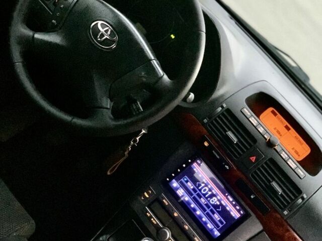 Серый Тойота Авенсис, объемом двигателя 2 л и пробегом 224 тыс. км за 4900 $, фото 21 на Automoto.ua