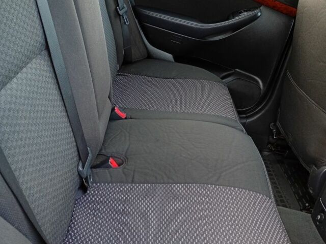 Серый Тойота Авенсис, объемом двигателя 2 л и пробегом 428 тыс. км за 4151 $, фото 5 на Automoto.ua