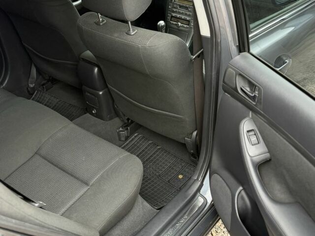 Серый Тойота Авенсис, объемом двигателя 2 л и пробегом 300 тыс. км за 3250 $, фото 17 на Automoto.ua