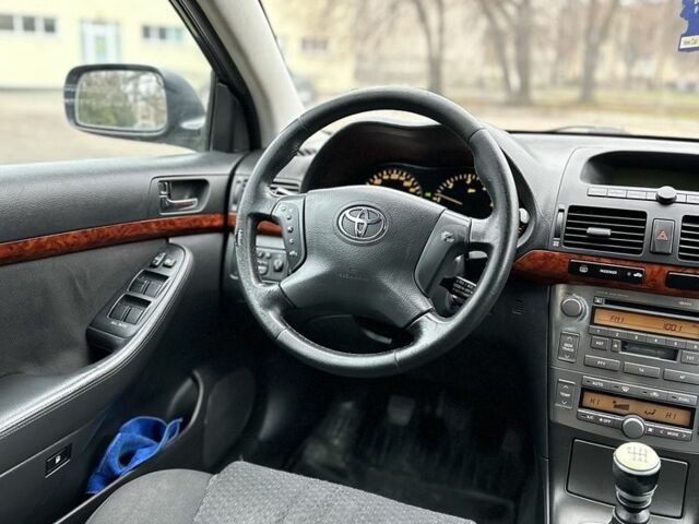 Серый Тойота Авенсис, объемом двигателя 2 л и пробегом 300 тыс. км за 3550 $, фото 10 на Automoto.ua