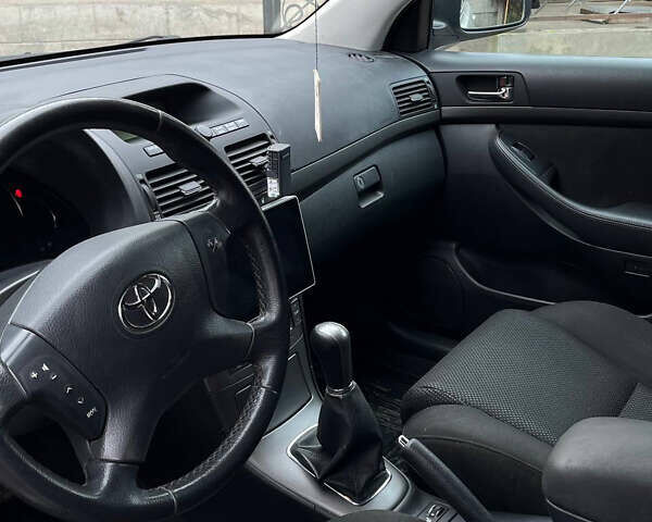 Серый Тойота Авенсис, объемом двигателя 1.79 л и пробегом 242 тыс. км за 6800 $, фото 17 на Automoto.ua