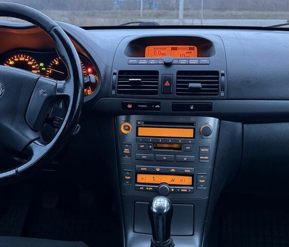 Серый Тойота Авенсис, объемом двигателя 2 л и пробегом 300 тыс. км за 2950 $, фото 10 на Automoto.ua