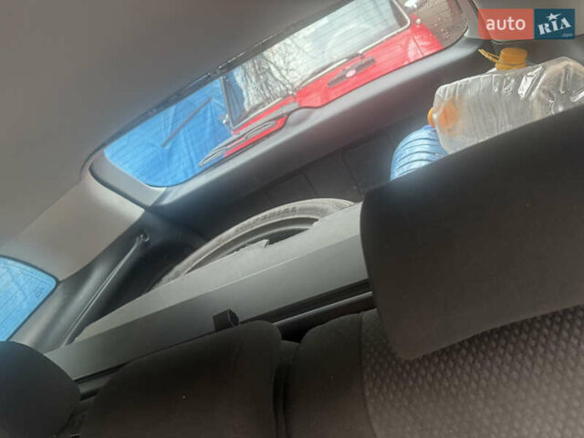 Серый Тойота Авенсис, объемом двигателя 2 л и пробегом 300 тыс. км за 6200 $, фото 7 на Automoto.ua