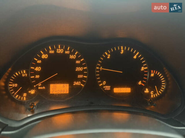 Серый Тойота Авенсис, объемом двигателя 2.23 л и пробегом 240 тыс. км за 4800 $, фото 2 на Automoto.ua