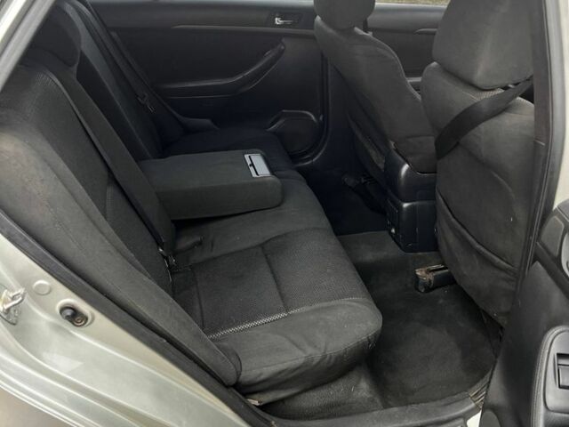 Серый Тойота Авенсис, объемом двигателя 2 л и пробегом 300 тыс. км за 2300 $, фото 6 на Automoto.ua