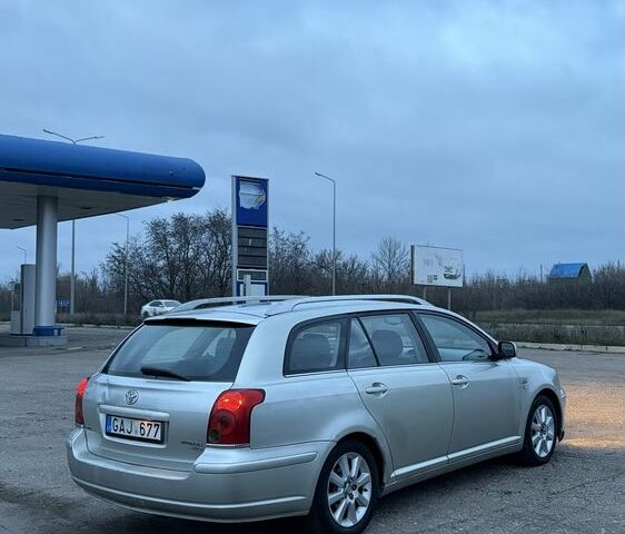 Серый Тойота Авенсис, объемом двигателя 2 л и пробегом 300 тыс. км за 2950 $, фото 3 на Automoto.ua