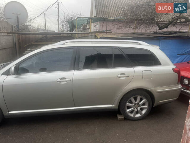 Серый Тойота Авенсис, объемом двигателя 2 л и пробегом 300 тыс. км за 6200 $, фото 1 на Automoto.ua