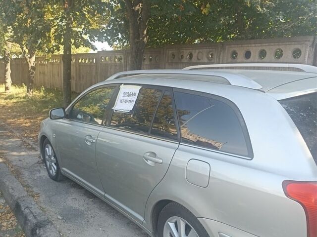 Серый Тойота Авенсис, объемом двигателя 1.8 л и пробегом 243 тыс. км за 5154 $, фото 1 на Automoto.ua