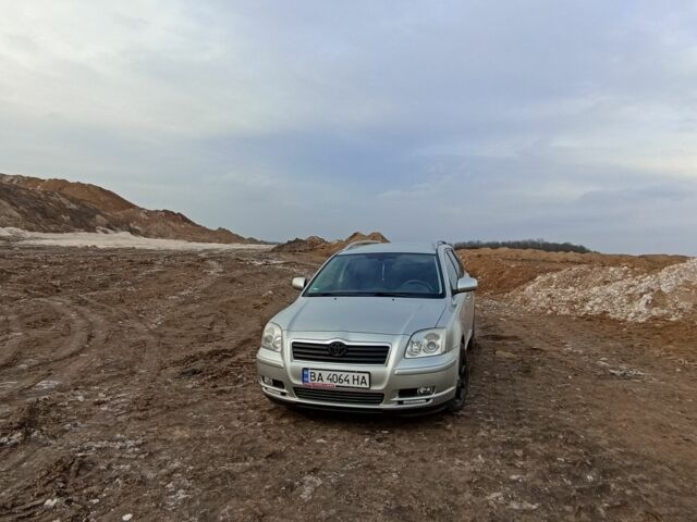 Серый Тойота Авенсис, объемом двигателя 1.8 л и пробегом 245 тыс. км за 7950 $, фото 2 на Automoto.ua