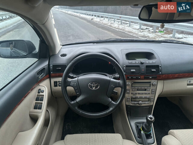 Серый Тойота Авенсис, объемом двигателя 2.2 л и пробегом 284 тыс. км за 5900 $, фото 7 на Automoto.ua